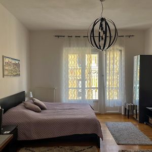 King One Studio In The City Center - Netflix